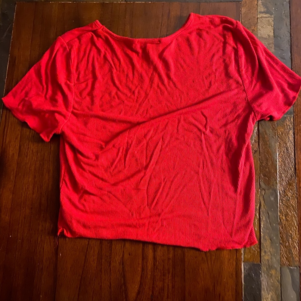 RED RUFFLED CROP TOP - Picture 3 of 3